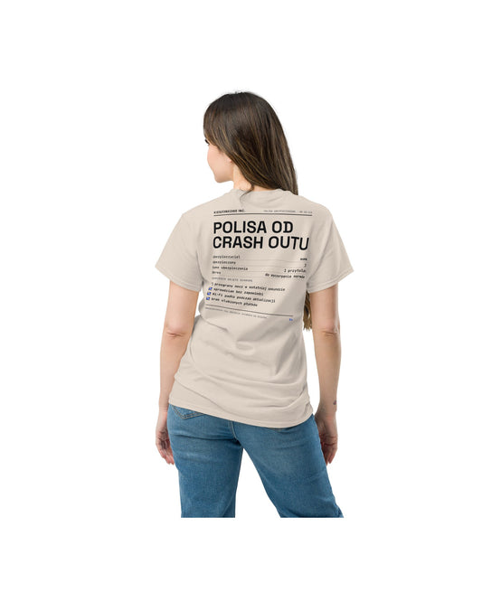 Kremowa koszulka Polisa od Crash Outu — na modelu