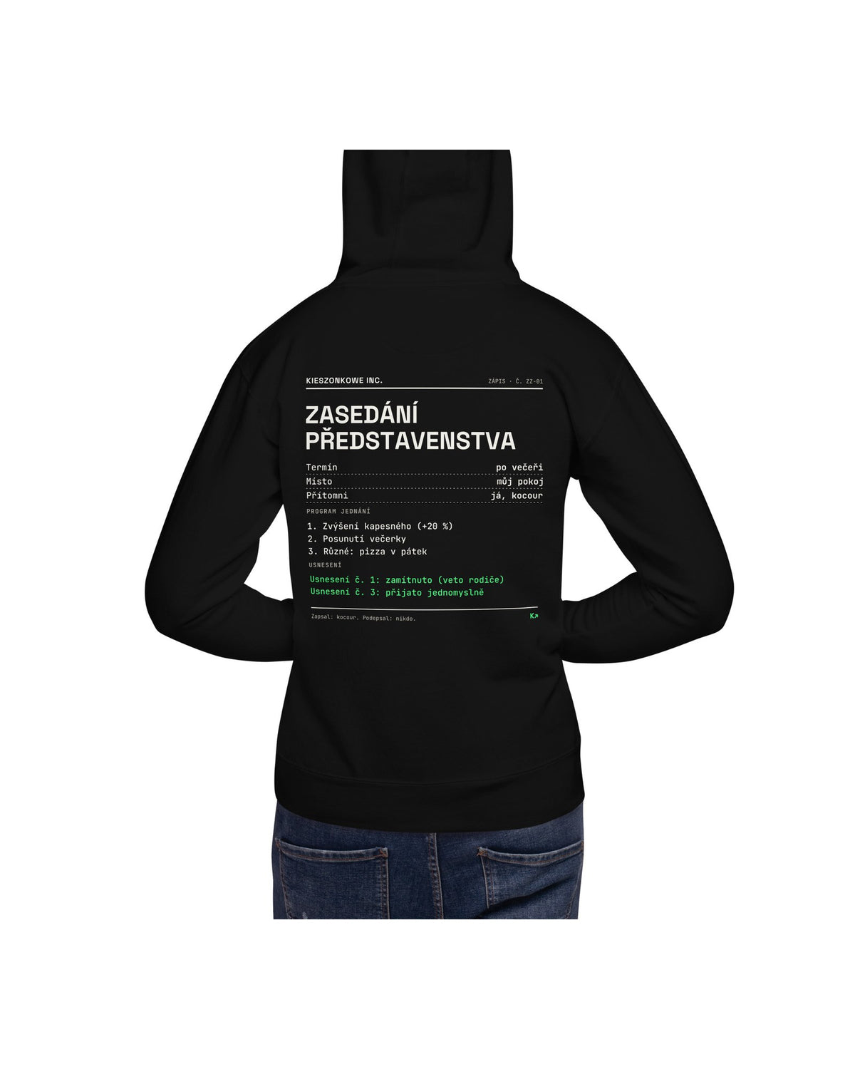 Mikina Zasedání představenstva, černá — na modelu